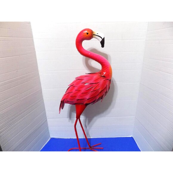 NEW Metal Flamingo Statue Figurine Sculpture Home Decor Florida Souvenir - Picture 1 of 6